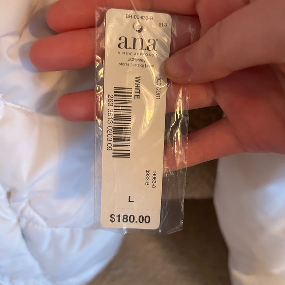 BRAND NEW a.n.a. winter coat with Fax fur hood size L - Picture 3 of 3